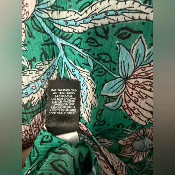 Torrid Sheer Green Floral 2X Blouse 🌸 - Picture 6 of 8